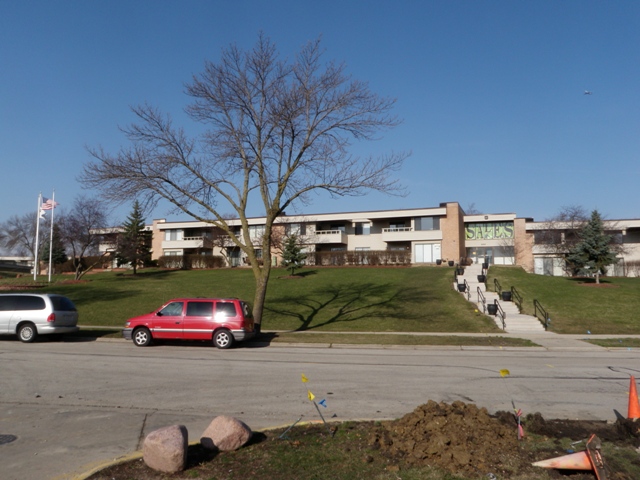Palatine, IL-The Woods at Countryside Condominiums