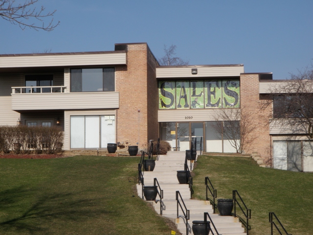 Palatine, IL-The Woods at Countryside Condominiums